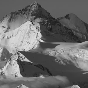 Bergpanorama in den Walliser Alpen in Schwarz-Weiß - Crans Montana - Val d'Hérens