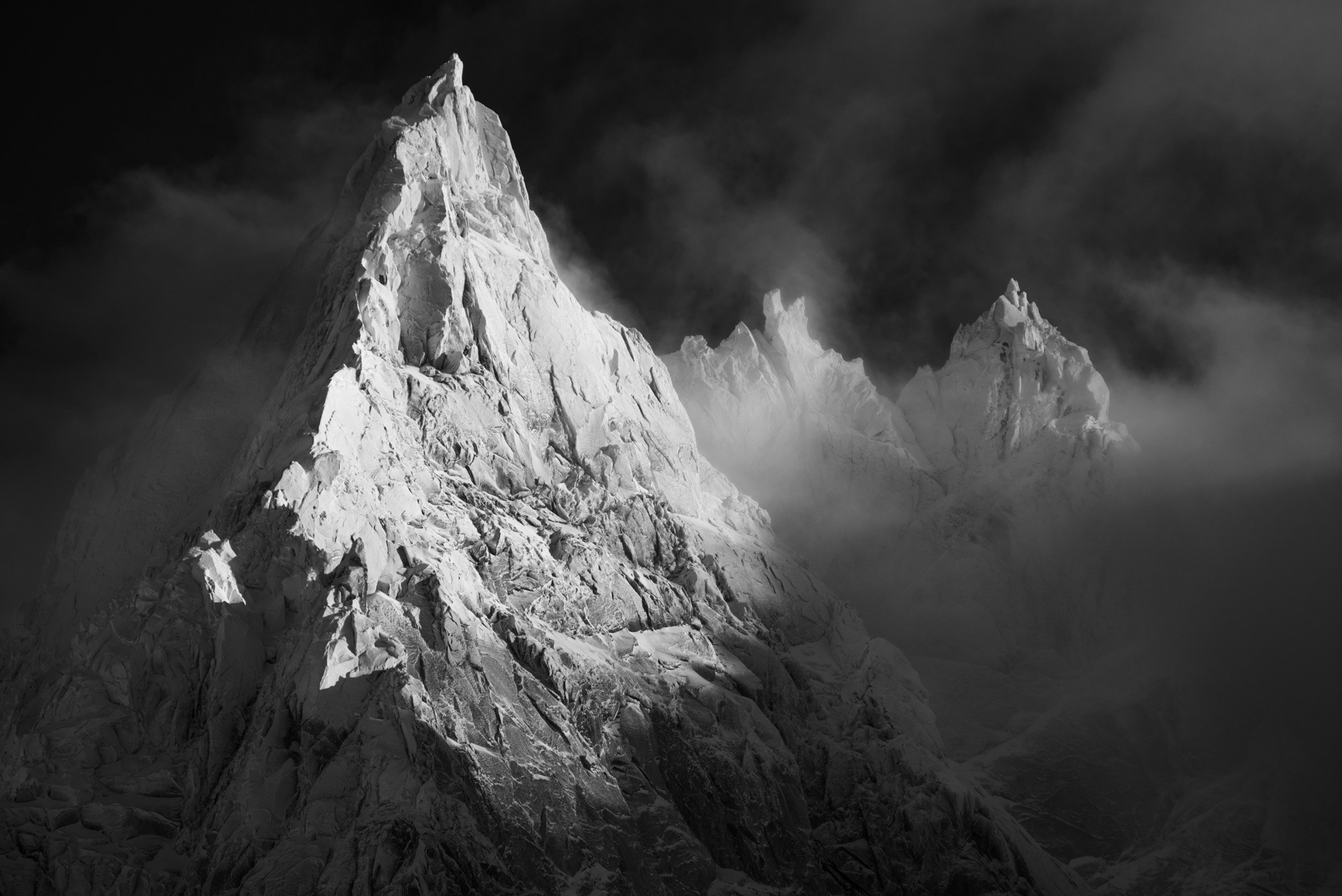 Photo de montagne noir et blanc aiguille du midi - Aiguille de Blaitière - Aiguille des Ciseaux - Aiguille du Fou