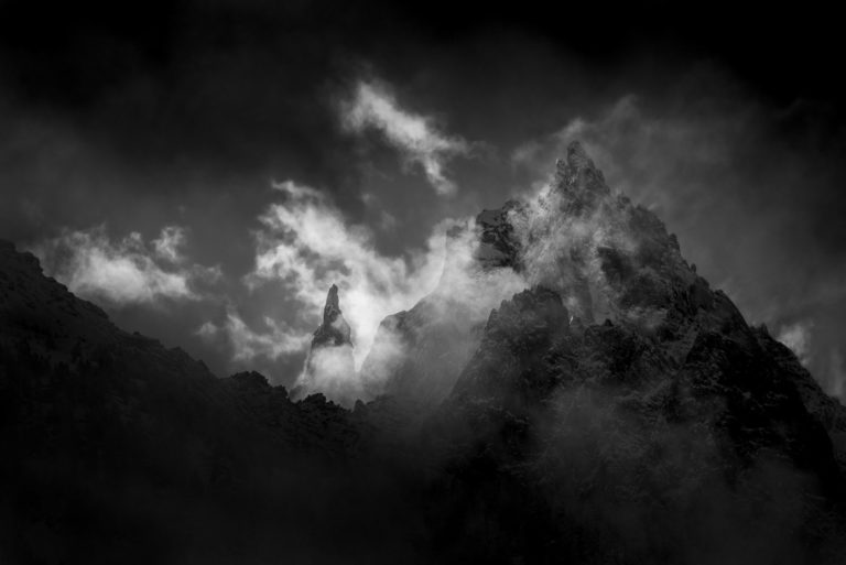 Photo noir et blanc aiguilles du midi-Chamonix-Aiguille de la République, Les Grands Charmoz - Burning