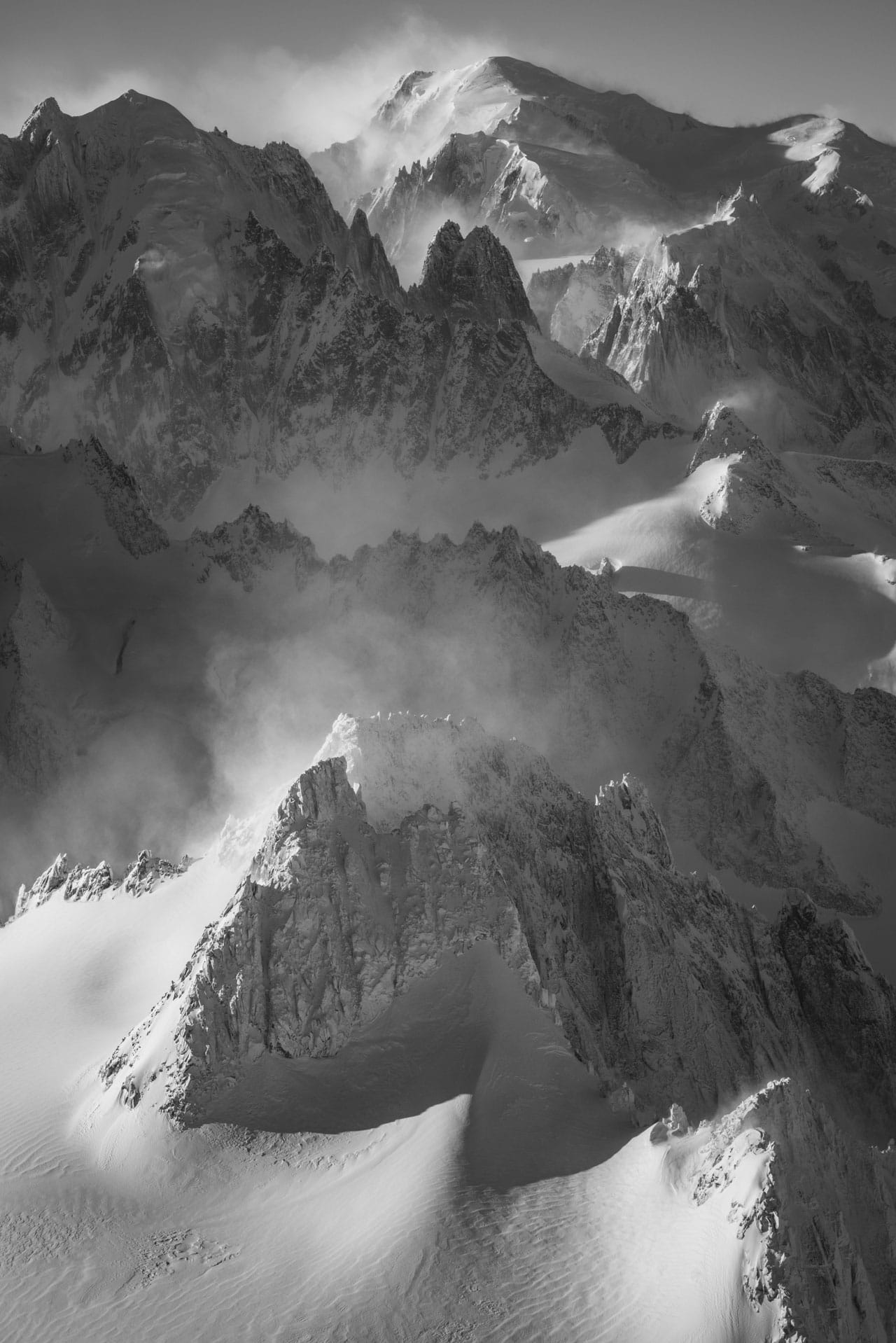 Aiguille du Tour - Vue aérienne noir et blanc du mont blanc et l'Aiguille du Midi