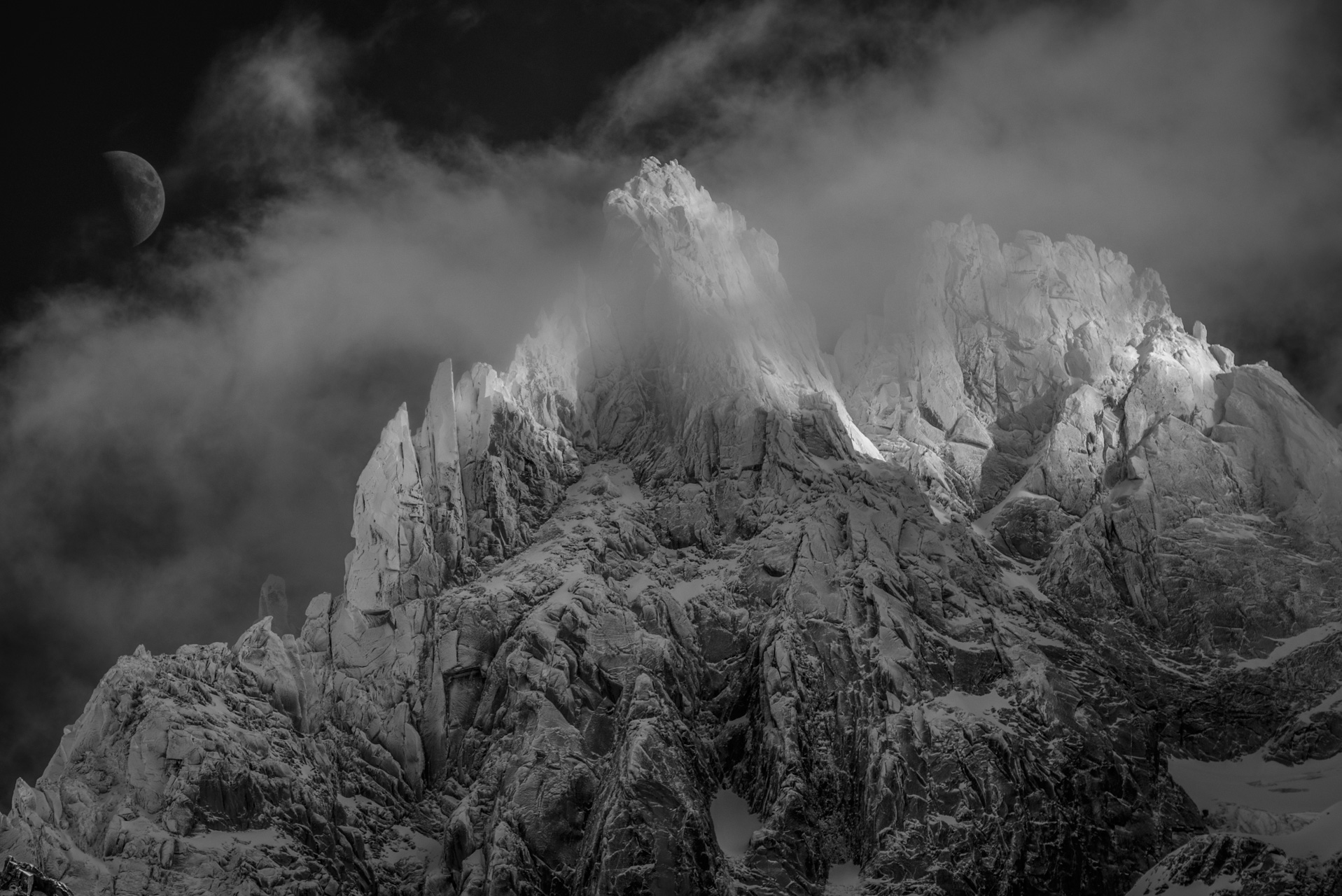 Black and white image of Aiguilles du midi Chamonix - Mont Blanc
