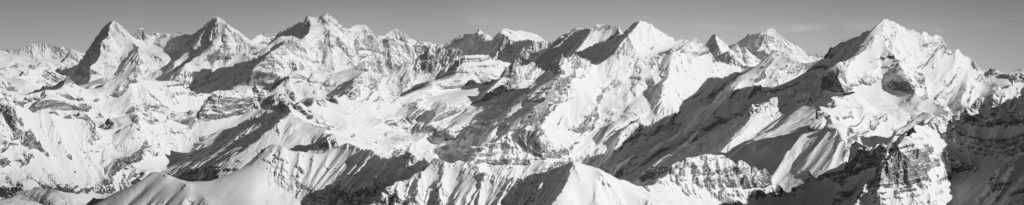 Tableau photo noir et blanc d'un paysage de montagne des Alpes Suisses Bernoises  - eiger, jungfrau, monch