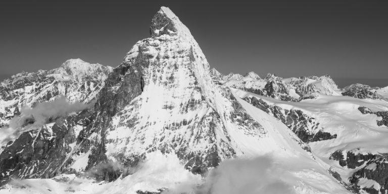 Cadre panoramique mont blanc et Mont Cervin - Montagnes rocheuse Des alpes de Suisse dans le Valais