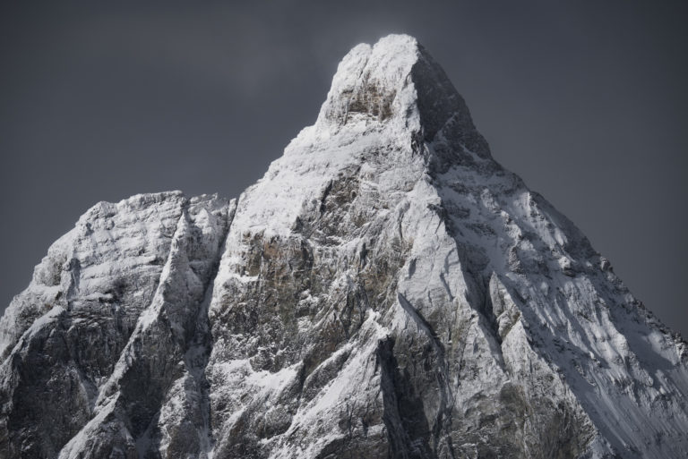 Foto von einem Berggipfel im Schnee - The Matterhorn in den Walliser Alpen in der Schweiz