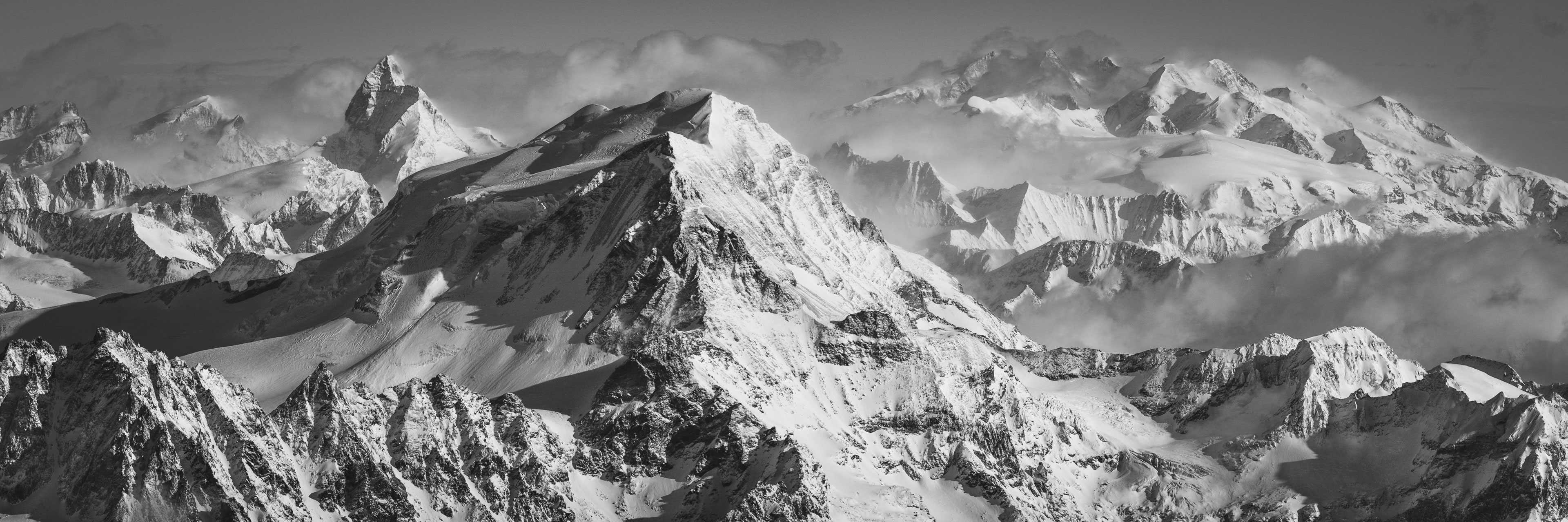 Mont Rose - Mont Cervin - Combin - photo panoramique massif des Alpes suisses et des massif montagneux