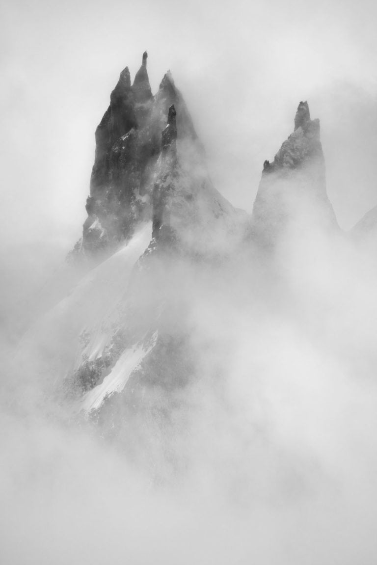 Photo massif Mont Blanc - Image montagne dans les nuages - Dames Anglaises