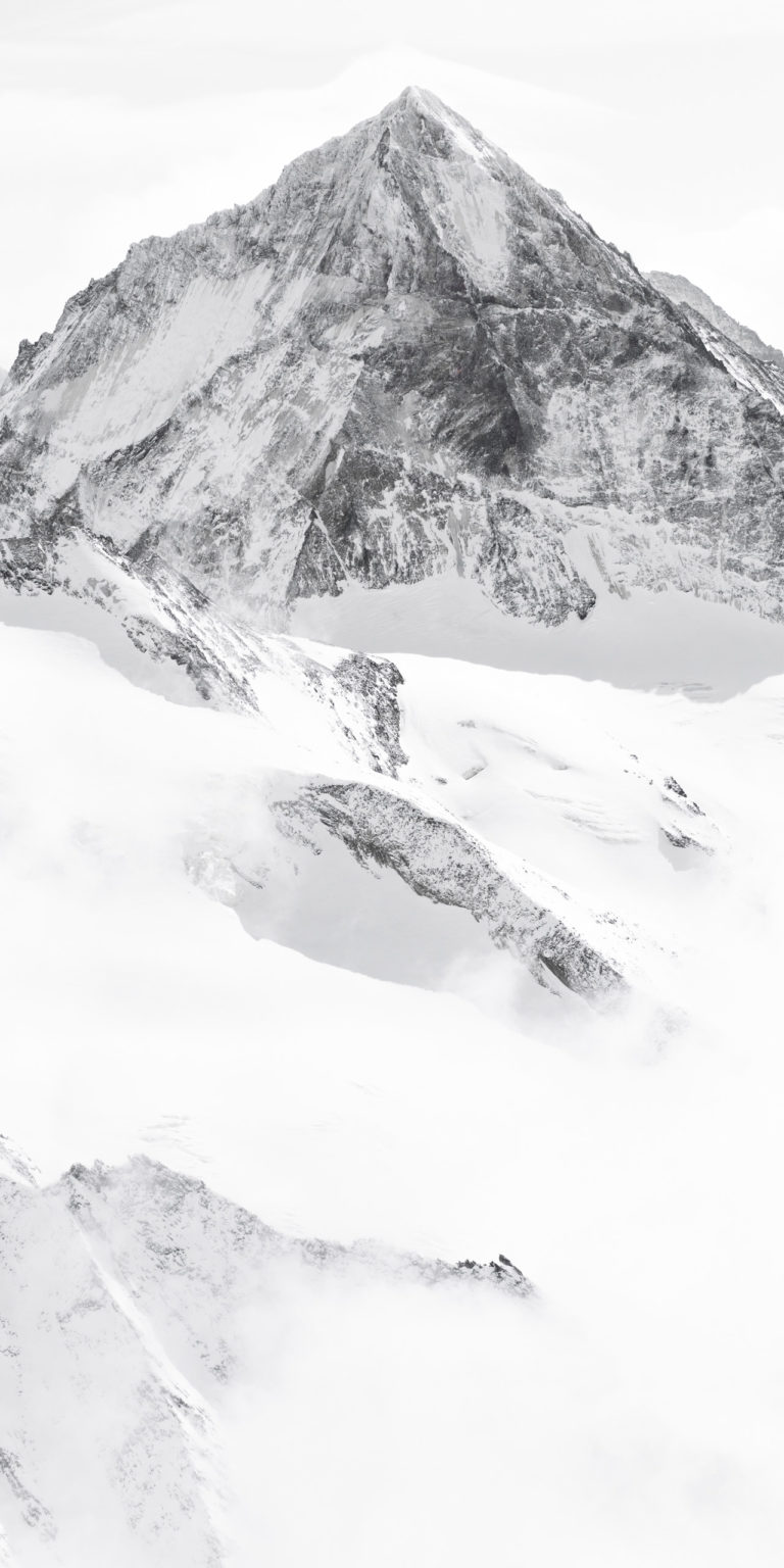 Dent Blanche Val d'H'érens - Encadrement photo panoramique verticale de montagne en noir et blanc