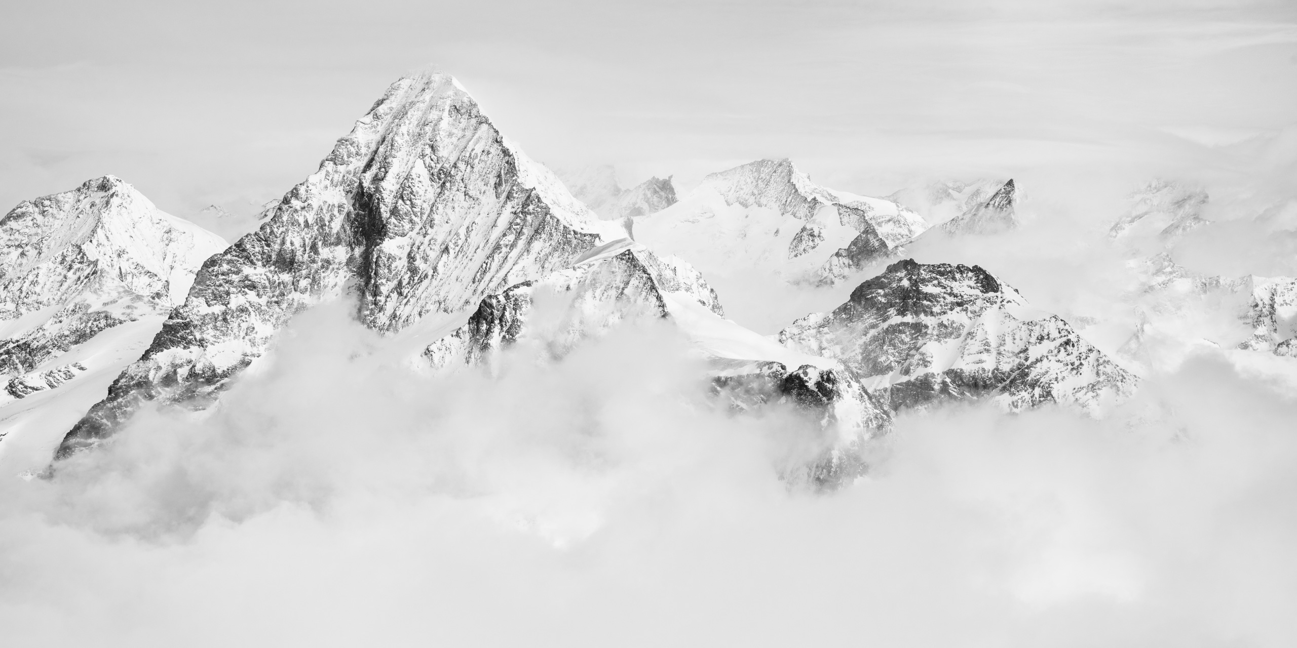 photo panoramique noir et blanc de la Dent Blanche
