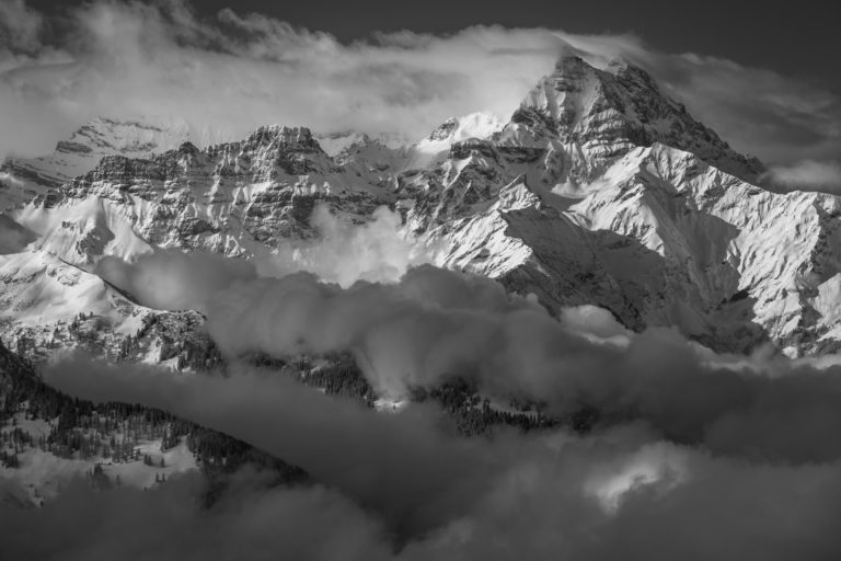 Vue panoramique des massif montagneux des Alpes et  des dents du midi