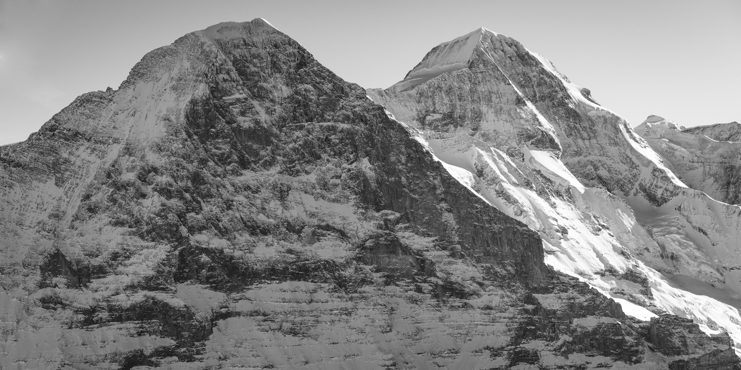 vue panoramique montagne Eiger face nord - Monch - images de neige en montagne