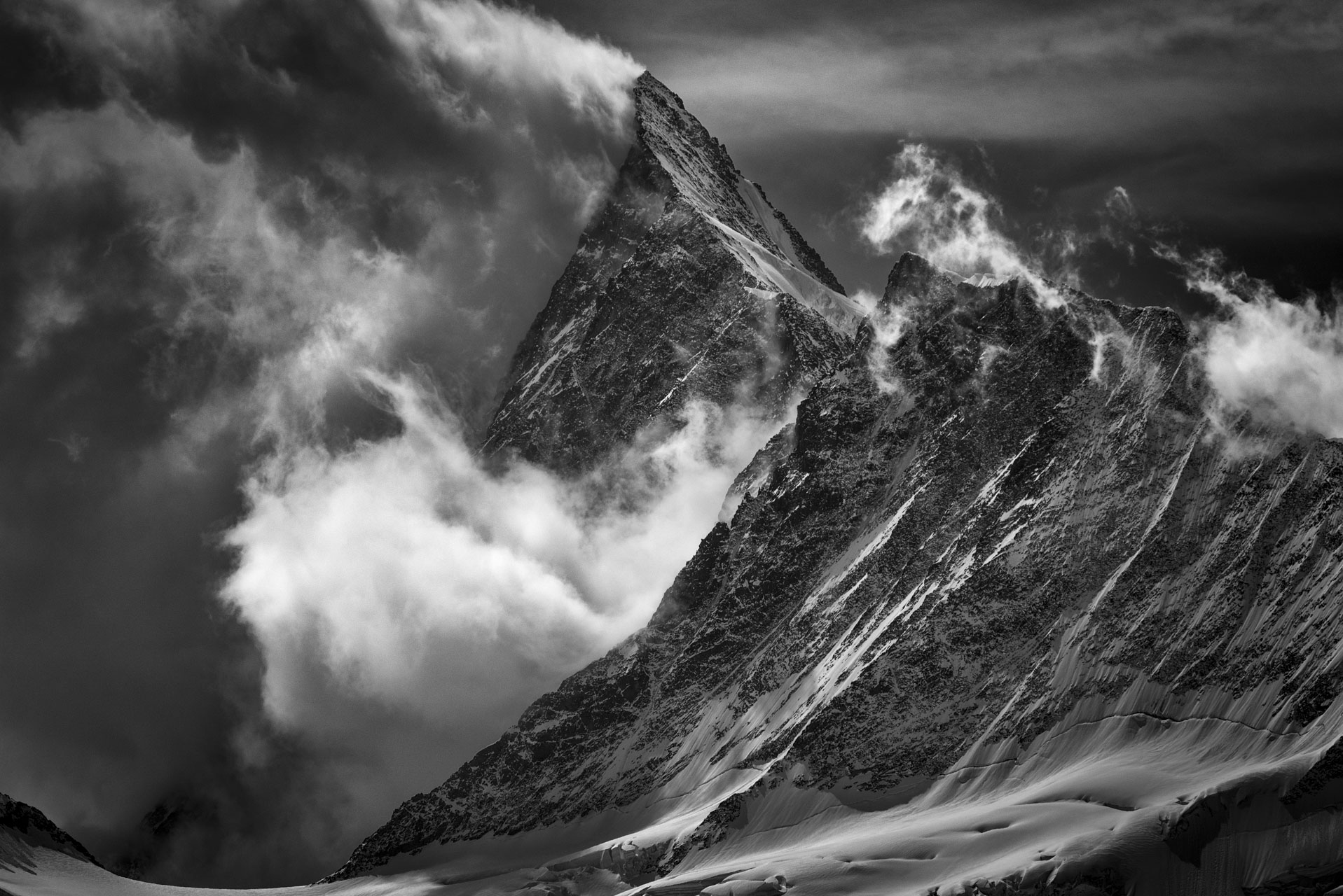 Alpes Bernoises - Photo de paysage de montagne - Finsteraarhorn vue de Grindelwald