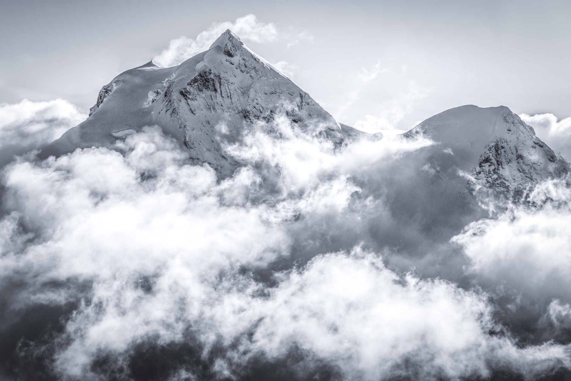 photo Jungfrau Grindelwald Oberland de montagne dans le brouillard