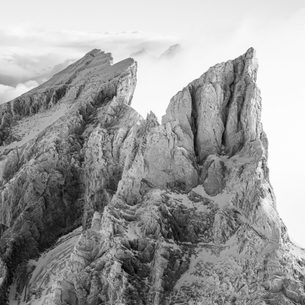 Cadre photo montagne noir et blanc - La Dent Jaune et les bernoises