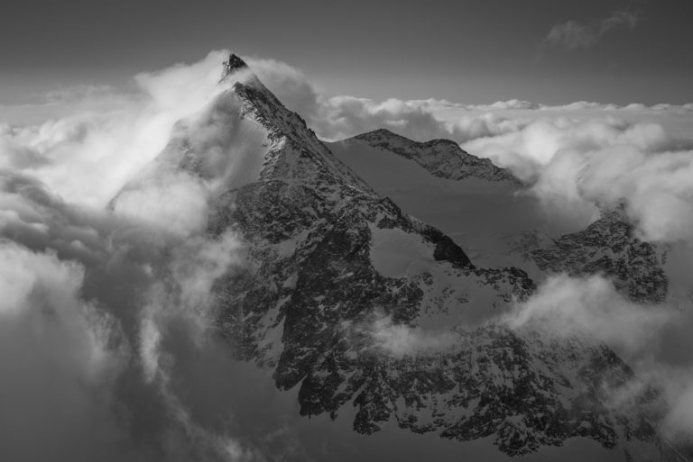 Val d'hérens - Massif des alpes suisses La Singla