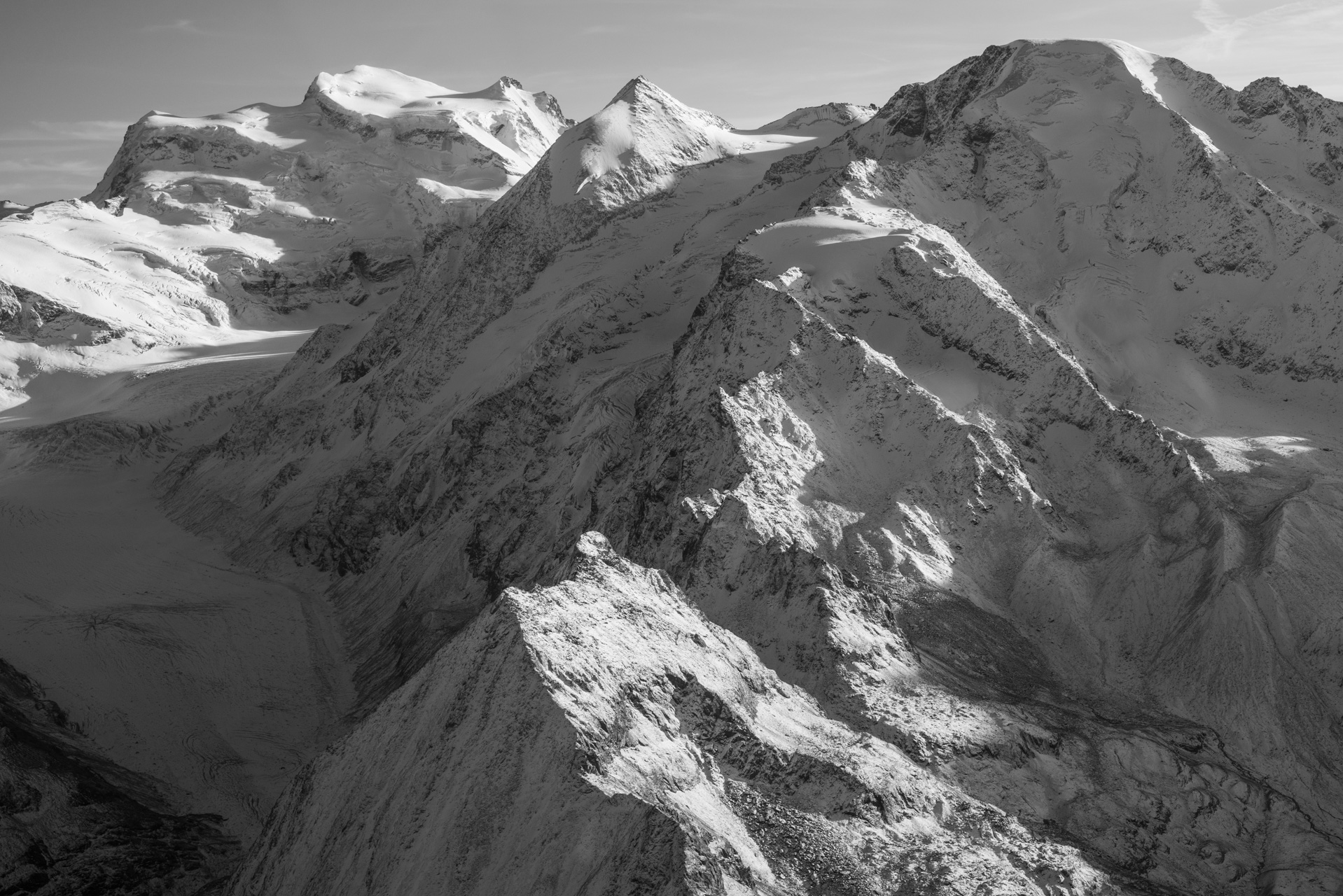 Les Combins - Photo de paysage des montagnes des Alpes de Crans Montana Suisse