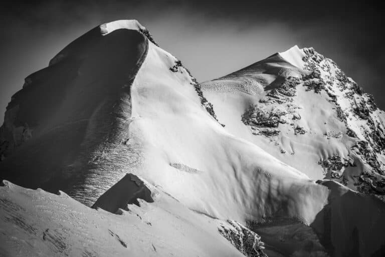 Zermatter Tal Wallis Schweiz - Bergfoto in Schwarz-Weiß-. Lyskamm