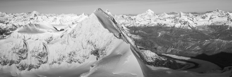 Zermatt Schweiz - Lyskamm - Grand Combin schwarz-weiss - Zermatt-Tal