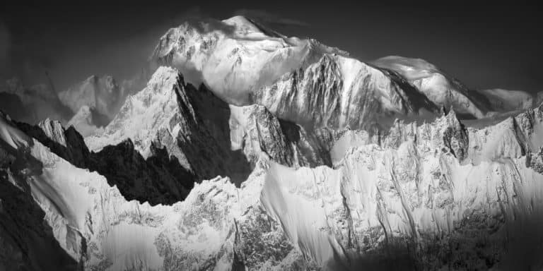 Berg Verbier mont blanc - Tolles Foto des Mont Blanc und des Mont Blanc-Massivs in Schwarz-Weiß