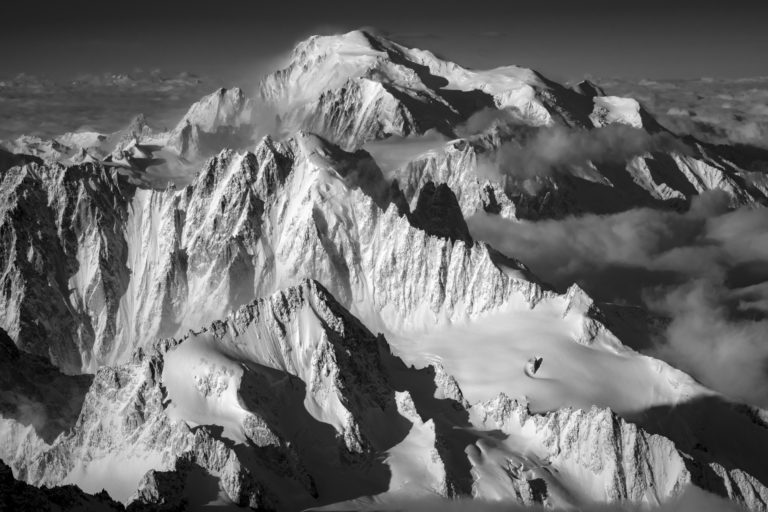 photo Massif du Mont-Blanc en noir et Blanc - Image mont blanc Chamonix