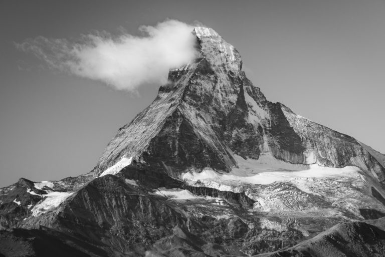 Gerahmtes Foto des Matterhorns The Matterhorn - Bild der Schweizer Berge von Zermatt in den Walliser Alpen und dem Kanton Wallis