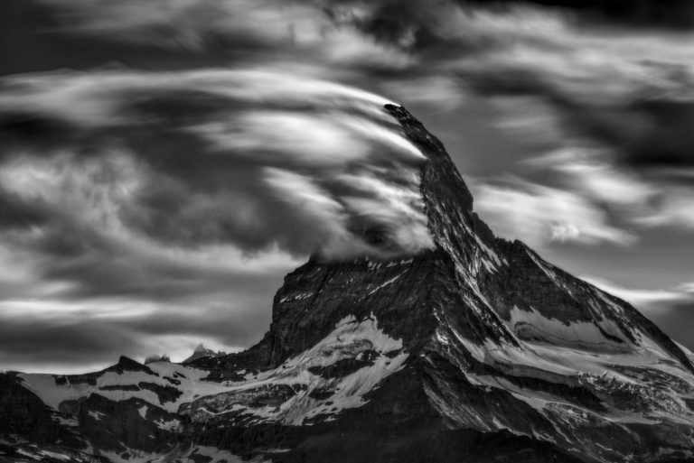 Mont Cervin Matterhorn photo en noir et blanc vu de Sunegga