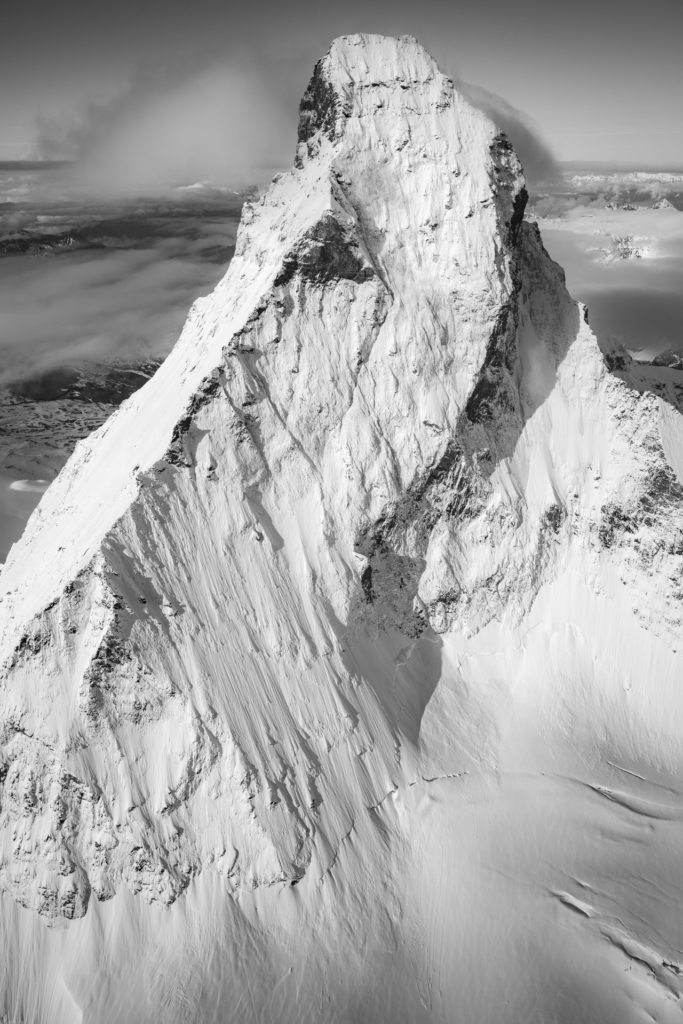 Image de paysage de la Face Nord du Mont cervin Matterhorn en noir et blanc