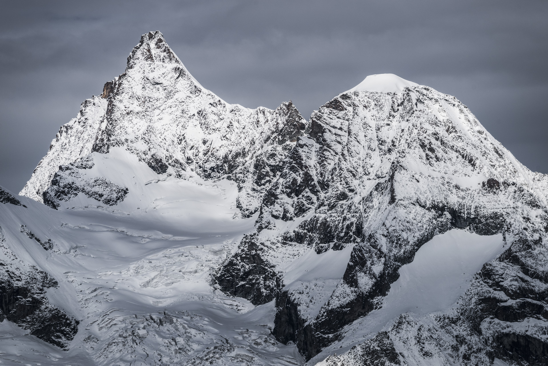 Obergabelhorn Wellenkupe - paysage de montagne sous la neige  à Zermatt - Alpes Valaisannes et voie normale de l'Obergabelhorn