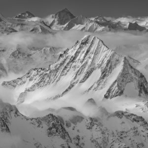 Panorama Schweizer Alpen - Bergpanorama, das von den Tälern von Zermatt, Anniviers und Erens eingerahmt wird