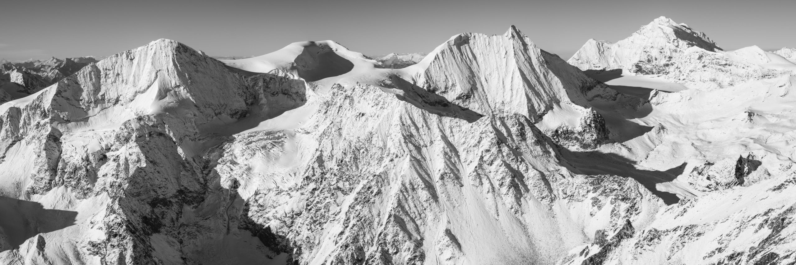 Arolla - Panorama montagne suisse en noir et blanc - encadrement photo