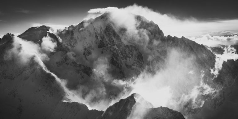 Mont Blanc Genève - Panorama du Mont-Blanc prise en vue aérienne en Hélicoptère dans les Alpes - Dômes de Miage et Bionnassay