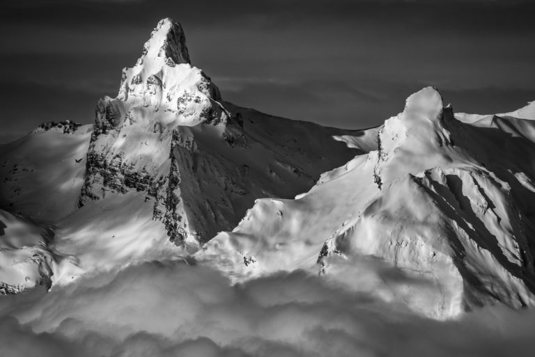 Image de montagne noir et blanc du Petit Muveran depuis Thyon - Alpes Vaudoises à Crans Montana
