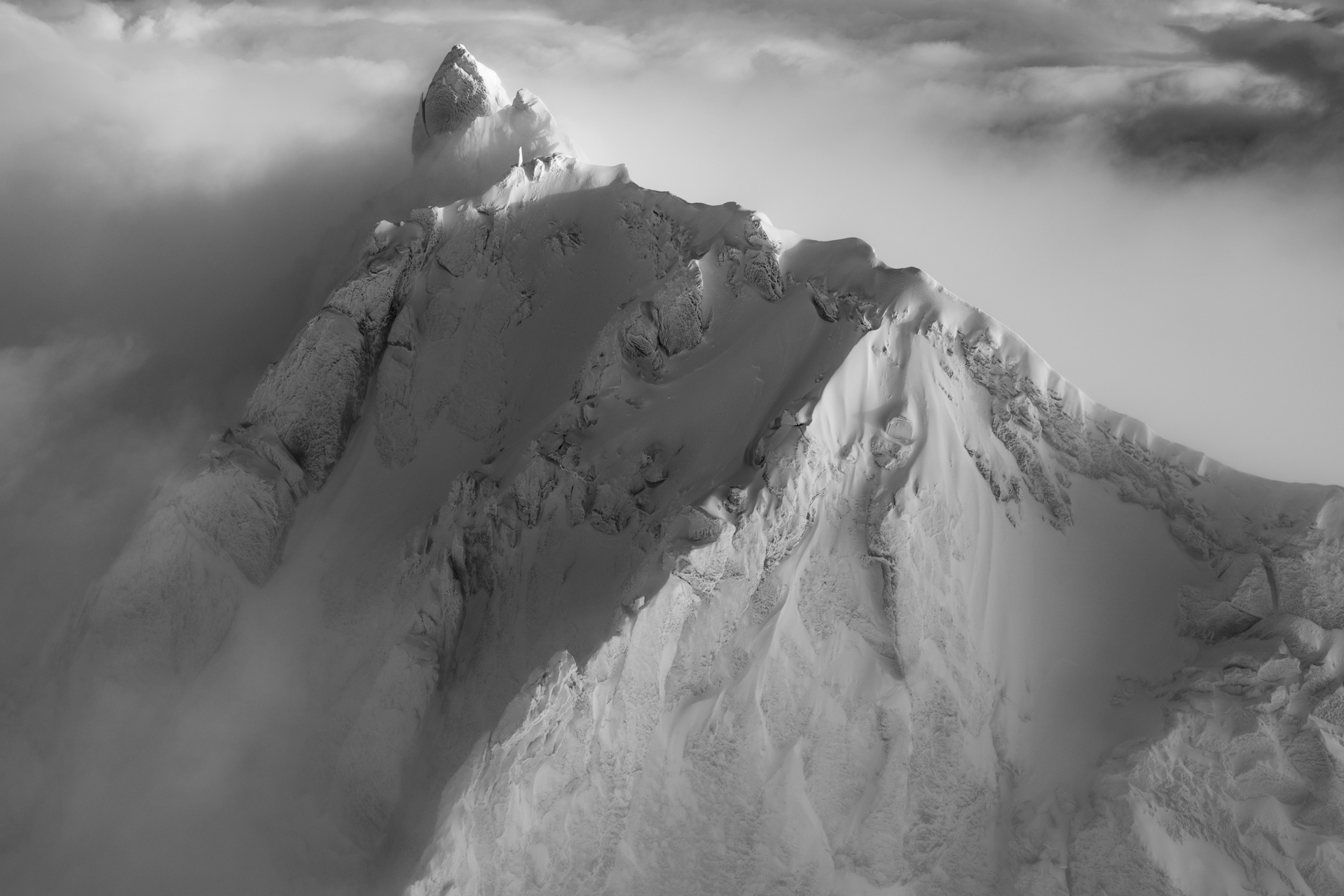 piz badile north face - L'Engadine : Image montagne noir et blanc - Silvaplana photo