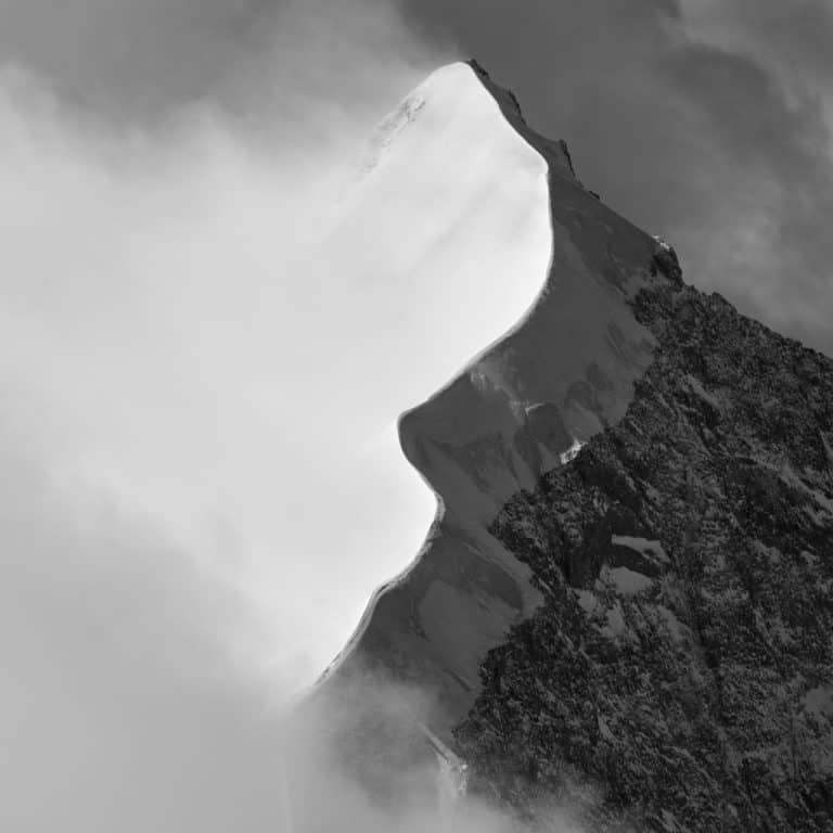 image montagne noir et blanc - Landschaftsfoto Berg - Gemälde Schweizer Berg - schneebedeckte Berge - Engadinertal Foto