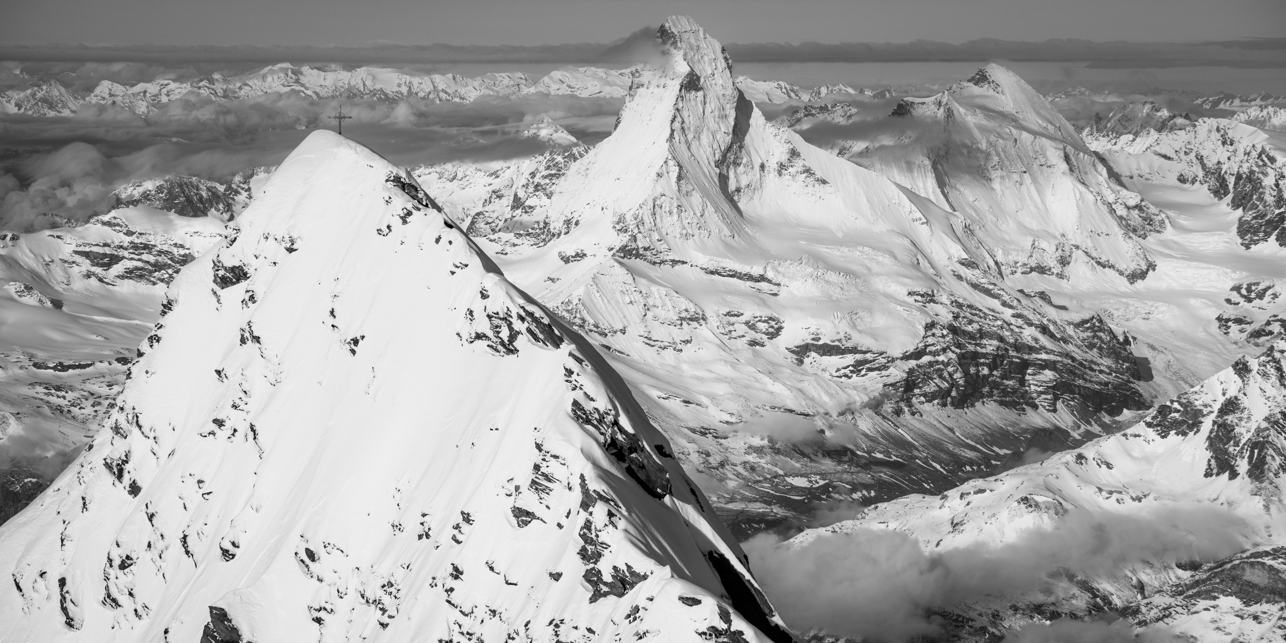 Bergbild des The Matterhorn Täschhorns und des The Dent d'Hérens