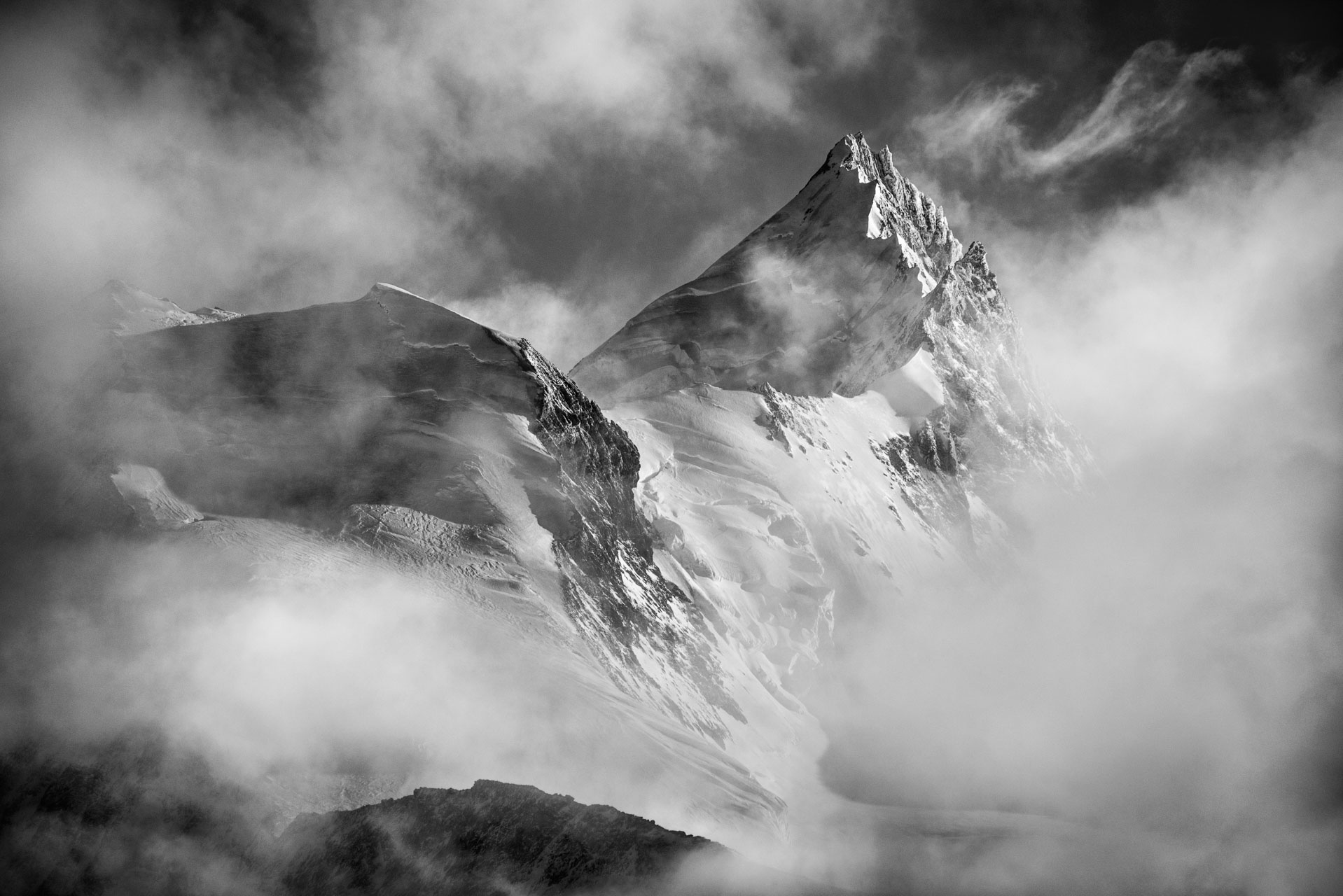 Weisshorn - Alpine mountains images - Crans Montana Val d'Anniviers