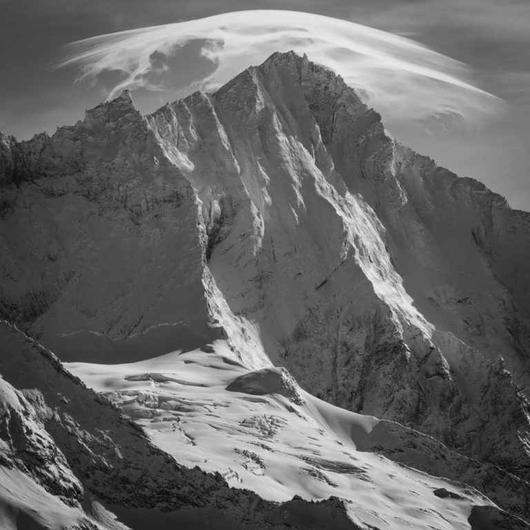 Weisshorn Black &amp; White picture - Crans Montana and Val d&#039;anniviers Photo  under a lenticular cloud