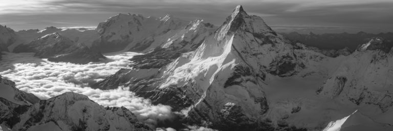 Zermatt panorama montagne Suisse - Encadrement photo des Alpes en noir et blanc