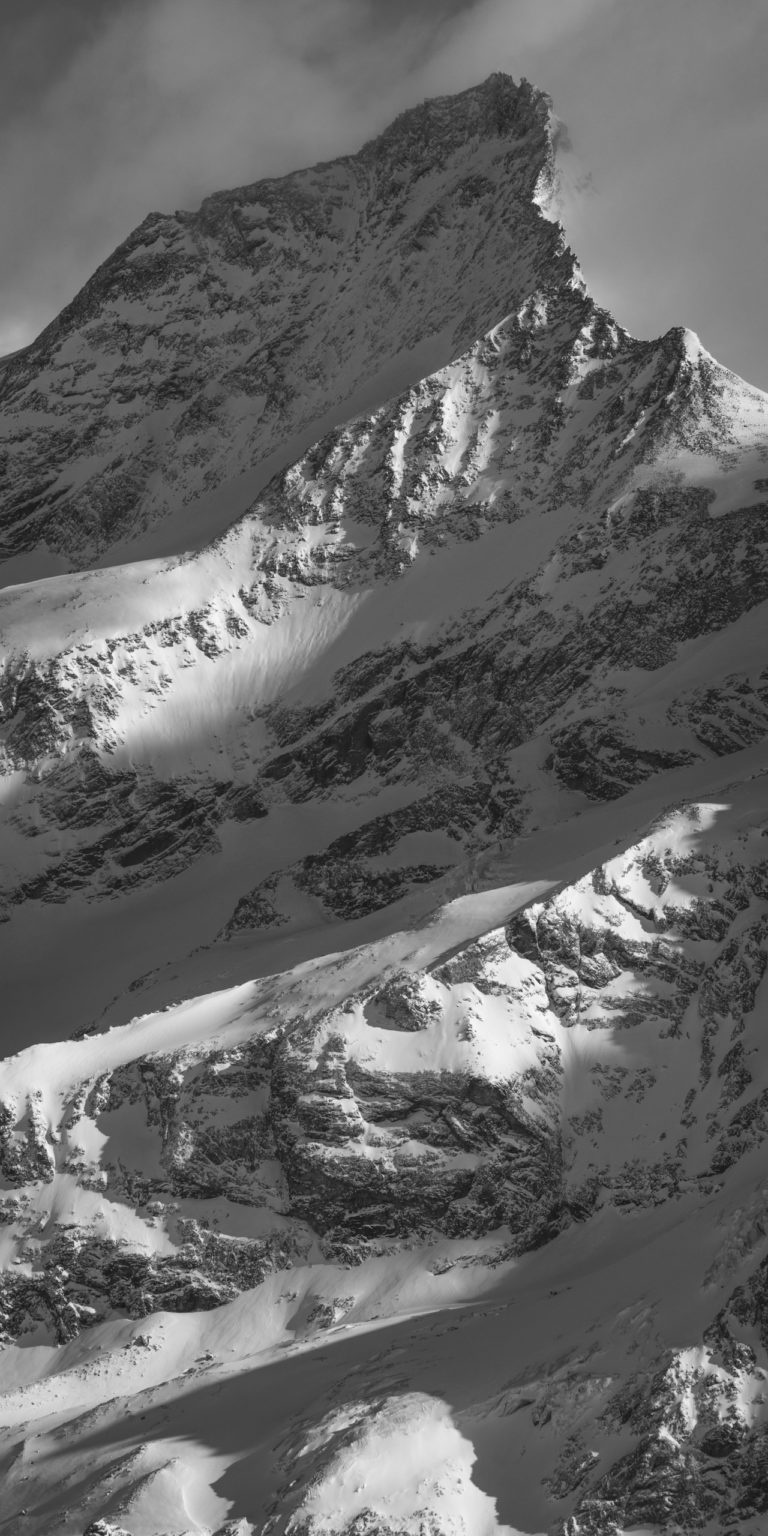 Zinalrothorn voie normale - Sommet de montagne en noir et blanc - Image montagne des Alpes Suisses