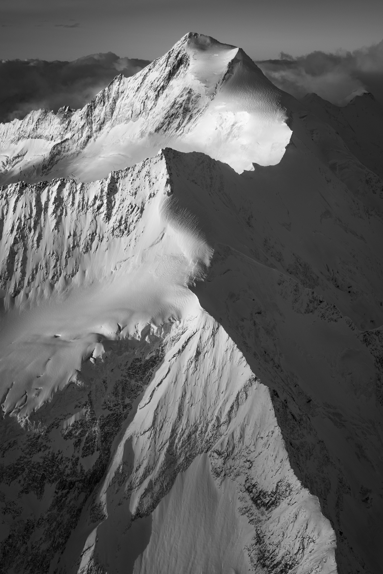 tableau photo montagne d'Aletschhorn dans les alpes bernoises - Vertical montagne