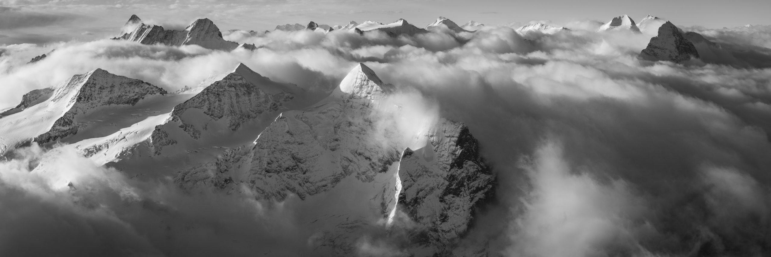 Panorama montagne - Vue panoramique montagne des Alpes Bernoises