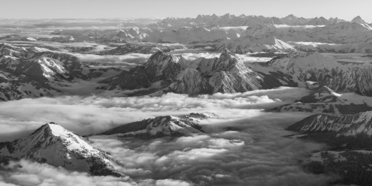 Photographie panoramique des Alpes et Préalpes - Photo de montagne de la région de Gstaad