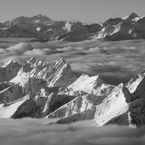 Black and white panorama of the Fribourg Pre-Alps and Chablais - Photo Dent de Lys