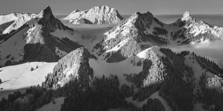 Black and white panorama of the Fribourg Alps - summits Fribourg Dent du Broc Dent du Chamois Dent du Bourgo et le Moleson