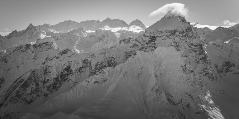 Photo panorama du Piz Ela - Massif de la Bernina noir et blanc