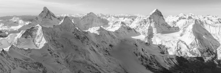 Chamonix Zermatt panorama - Photo panoramique du Cervin au Mont Blanc - Vue panoramique sur les aples valaisanne avec le massif du Mont Blanc- Photo des sommets du Valais