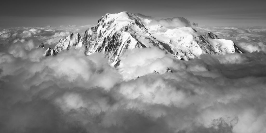 telepherique aiguille du midi - panoramique mont blanc - météo aiguille du midi nuage - photo artistique chamonix