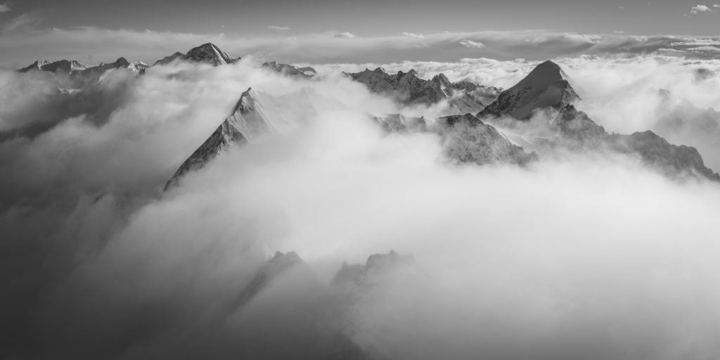 Alpes bernoises neige et nuages