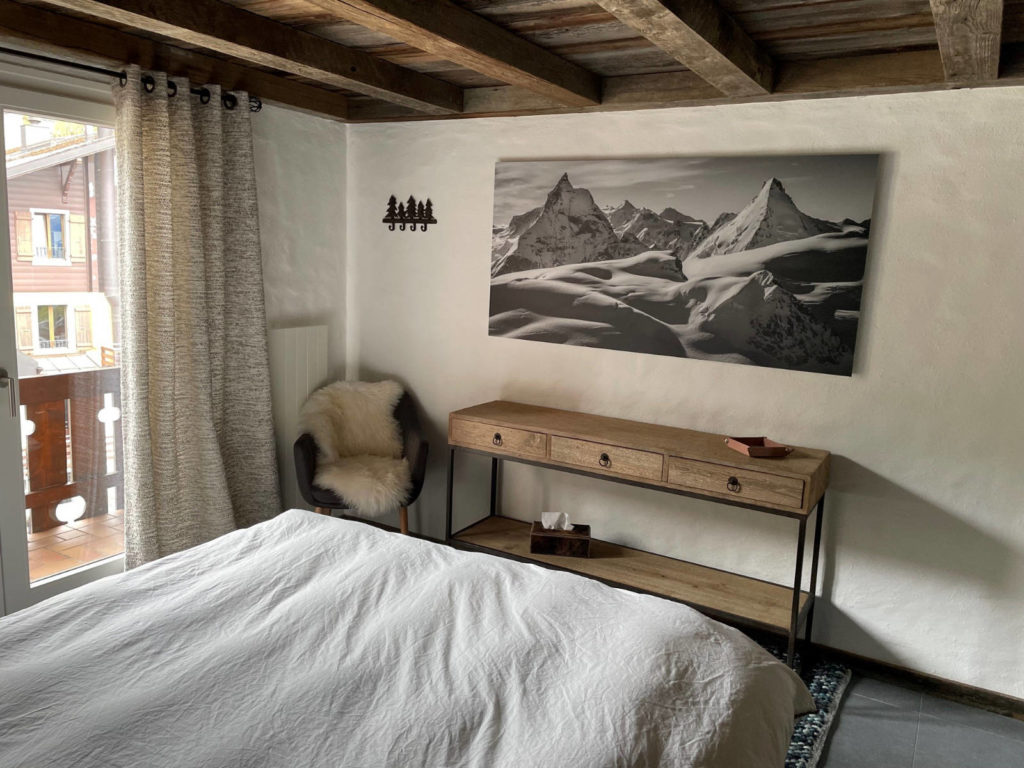 villars chalet decoration - black and white mountain photo