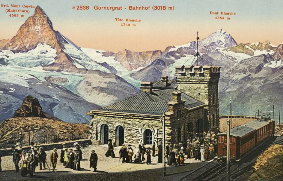 La gare du Gornergrat peu après son inauguration. Photo polychrome du photoclub Zurich.