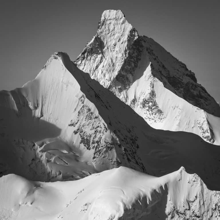 photo val d&#039;anniviers - mountains of the val d&#039;anniviers after Zinal and Grimentz